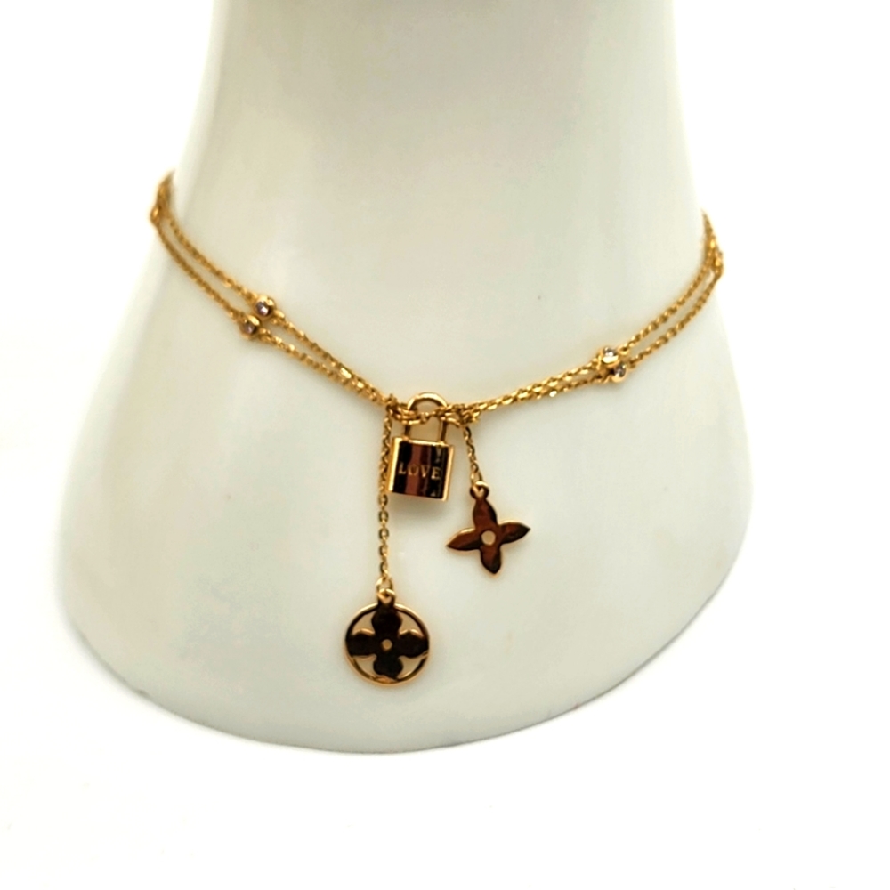 18K Yellow Gold Charmed Bracelet sz 6.5 - sz 7 Double Chain Adjustable NEW Au75 - Picture 1 of 7